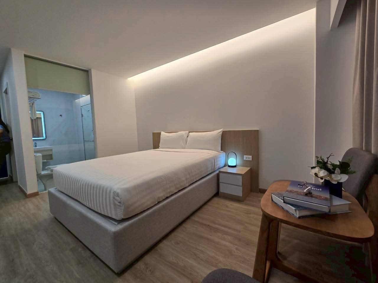 Superior room at House Hotel, Pattaya
